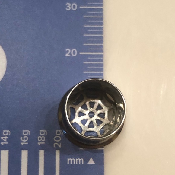 *6 for $10!* Silver Spiderweb Spider Single Flare Plugs Goth 10.9 / 11 mm / 7/16 - Picture 6 of 6